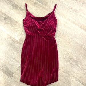 Morgan&Co. magenta size 0 velvet perfect condition still has tags